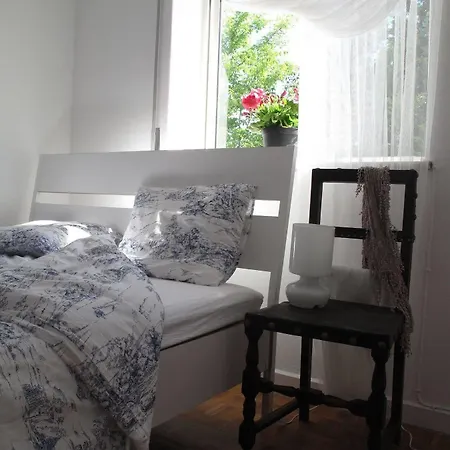 Ljmonade Hostel Віавіа
